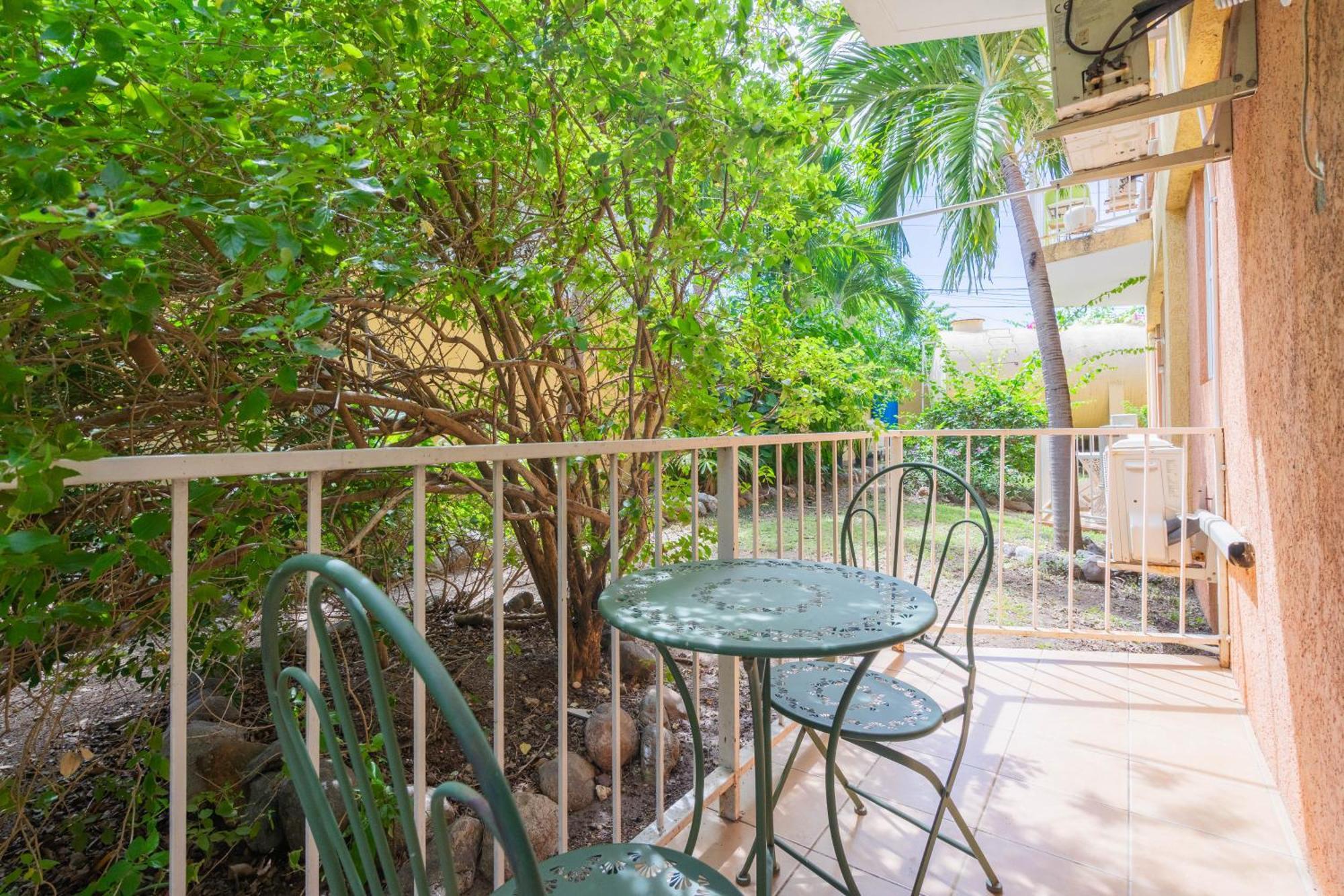 Musgrave Annex- Comfy 1 Bedroom Apartment On The Ground Floor 킹스톤 외부 사진