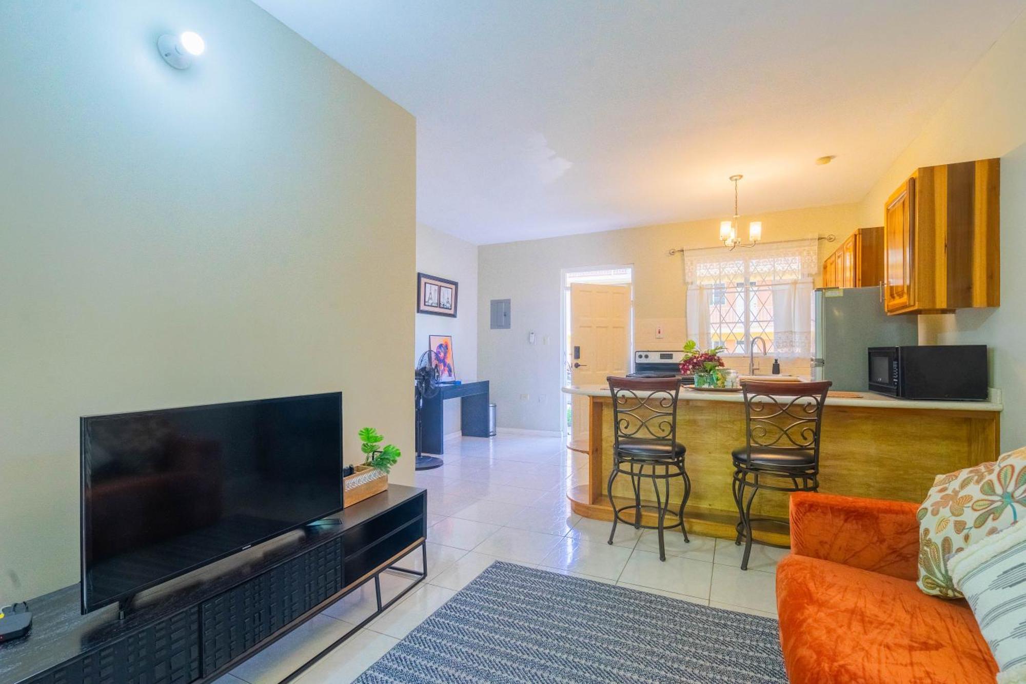 Musgrave Annex- Comfy 1 Bedroom Apartment On The Ground Floor 킹스톤 외부 사진