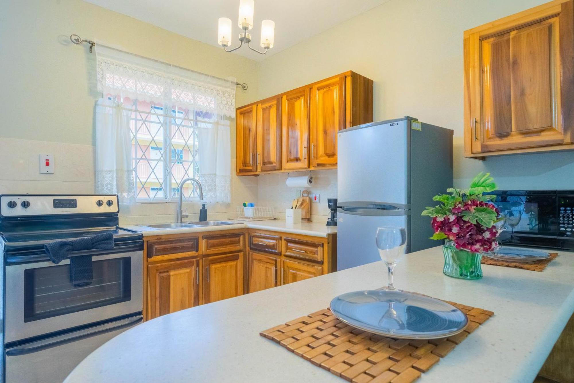 Musgrave Annex- Comfy 1 Bedroom Apartment On The Ground Floor 킹스톤 외부 사진