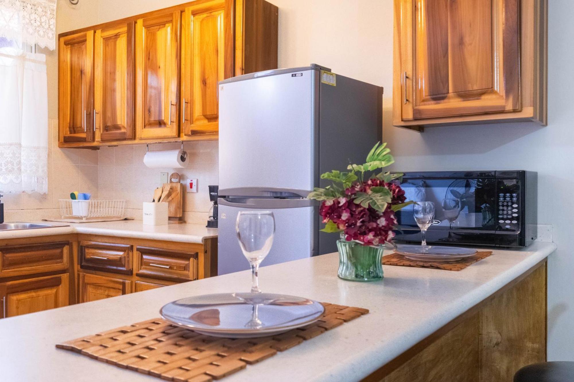 Musgrave Annex- Comfy 1 Bedroom Apartment On The Ground Floor 킹스톤 외부 사진
